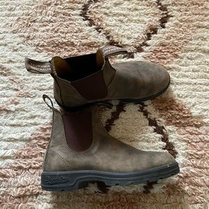 Blundstones